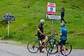 Radsportler an der Passhöhe