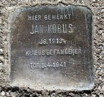 Stolperstein an der Ecke Mühlensteigle/Zum Eichberg und Gedenkstein auf dem Alten Friedhof für Jan Kobus