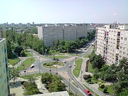 Tarján látképe egy panelház tetejéről, szemben a Csillag tér