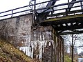 Widerlager der inzwischen abgerissenen Bahnbrücke bei Neuderben