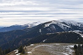 Blick von der Fensteralm nach Südwesten auf den Eiblkogel (rechte Bildhälfte)