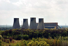 Elektriciteitscentrale Thierbach in 2005, zonder schoorsteen nog met koeltorens