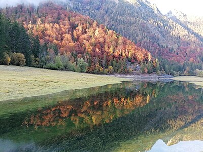 Blick nach Nordosten über die enge Passage zur Schlösselschneid (rechts)