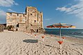 August: Küstenturm Torre Mozza bei Piombino, Toskana