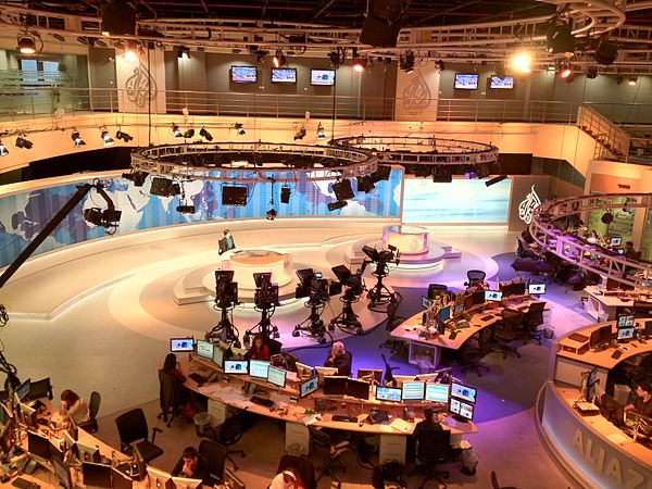 Al Jazeera English newsdesk, photo from balcony overlooking main television studio towards presenter's desk in the Doha headquarters.