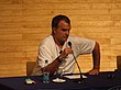 Marcelo Bielsa trong một buổi họp báo năm 2009.