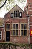 Huis met afgeknotte topgevel