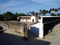 Het hoofdgebouw van Fort Oranje