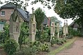 Kreuzwegstationen auf dem Friedhof