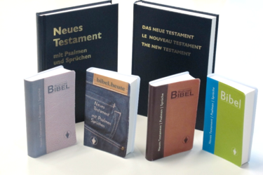 Bibeln des Gideonbundes in Deutschland für verschiedene Einsatzbereiche.