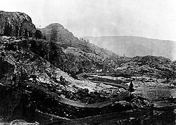 Foto av Donnerpasset i Sierra Nevada-fjellene i California. King-oppmålingen ("The King Survey") fant sted i slutten av 1870-årene.