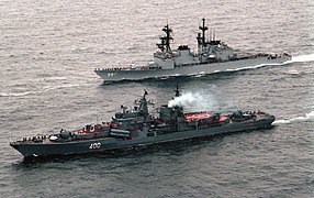 USS O'Bannon and Rastoropnyy on 1 July 1992