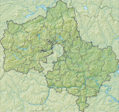 Mapa konturowa obwodu moskiewskiego, blisko lewej krawiędzi znajduje się punkt z opisem „źródło”, natomiast po prawej nieco na dole znajduje się punkt z opisem „ujście”