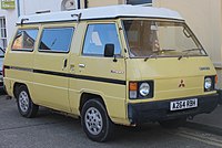 Pre-facelift Mitsubishi L300 van (Inggris)