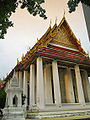 Abendsonne auf Bot im Wat Ratchanaddaram, Bangkok