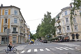 Krysset Elisenbergveien og Gimleveien, Frogner, med hjørnekarnapper. Foto: Helge Høifødt .