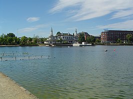 Peblinge Sø met het paviljoen Søpavillonen, gebouwd voor de plaatselijke schaatsvereniging in 1895