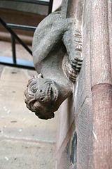 Drôlerie (Mascaron) op de gevel van de kathedraal van Straatsburg.