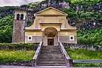 Pfarrkirche San Giovanni Battista mit Beinhaus und Säulengang