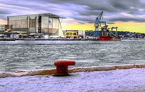 Grenland Groups verft på Kaldnes i Tønsberg med delvis islagt byfjord 2009