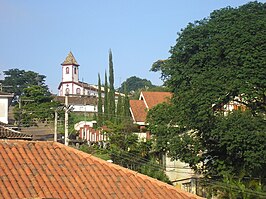 Uitzicht op de katholieke kerk São José da Lagoa in Nova Era