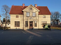 Ljung station building