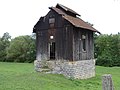 Alte Bohrstation zur Untersuchung des salzhaltigen Untergrundes