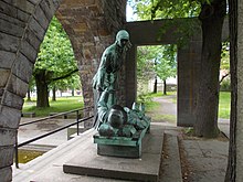 Skulptur aus Bronze, mit Patina (Grünspan).