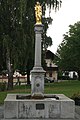 Brunnen mit Mariensäule