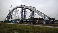 De spoorbrug tijdens de constructie; november 2015.