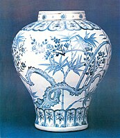 Mid-15th century vase, National Treasure No. 219