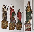 Konsolfiguren, von links: Johannes der Täufer, hl. Florian, hl. Bartholomäus, hl. Katharina