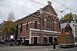 Voormalige Schinkelkerk uit 1890 van architect Tjeerd Kuipers, buiten gebruik als kerk sinds 1975; nu winkel/bedrijfsruimte.