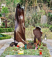 Fotografie des Grabes auf dem Freiburger Hauptfriedhof