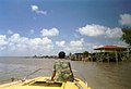 Anlegestelle in Nieuw-Amsterdam, letzter Pit-Stop Richtung Mündung des Suriname, 2003