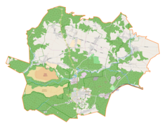 Mapa konturowa gminy Klucze, po lewej znajduje się punkt z opisem „Parafia Narodzenia Najświętszej Maryi Panny”