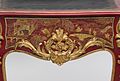 Rot-goldene Lack-Chinoiserien an einem Louis-XV-Schreibtisch (bureau plat), ca. 1749, Metropolitan Museum of Art, New York