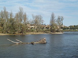 Ousson-sur-Loire seen from the opposite river bank