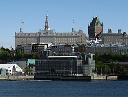 The district, as seen from the Bassin Louise.