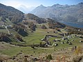 Talausgang mit der Siedlung Platta. Im Hintergrund rechts der Silsersee