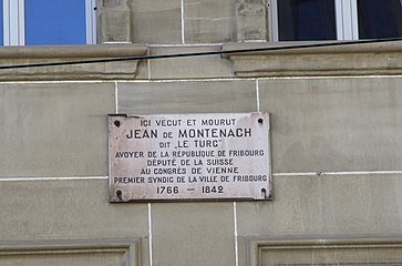 Inschrift am Wohnhaus in der rue du Pont-Suspendu 14, Freiburg i. Üe.