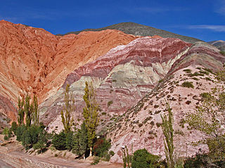Purmamarca’da bulunan Cerro de los Siete Colores
