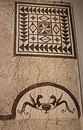Bodenmosaik mit Greifen, Ende 1. Jh. n. Chr.