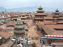 Het koninklijk paleis en de Hindoe-tempels in de stad Patan (foto: mei 2005).