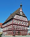 Beleg für bürgerschaft-lichen Wohlstand: das stattliche Rathaus (1441)