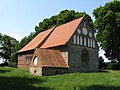 Kirche mit Trockenmauer