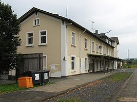 Empfangsgebäude, Gleisseite