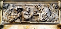 „Autoritär versus autonom?“ Herzog Ernst der Bekenner beim protestantischen Abendmahl im Jahr 1525; Relief im Geschichtsfries am Neuen Rathaus, Trammplatz; Bildhauer Peter Schumacher