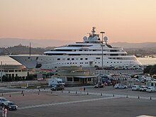 Die Topaz im Hafen Olbia (Sardinien)