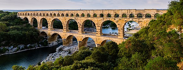 Pont du Gard, Vers-Pont-du-Gard, Gard, France, a Roman aqueduct, unknown architect, 40–60 AD[57]